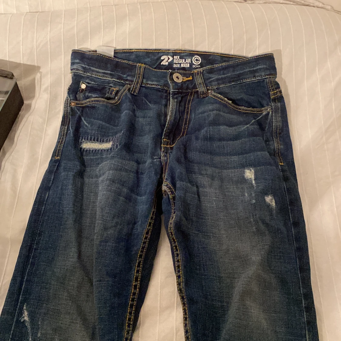 Blå jeans i storlek 152 - 90