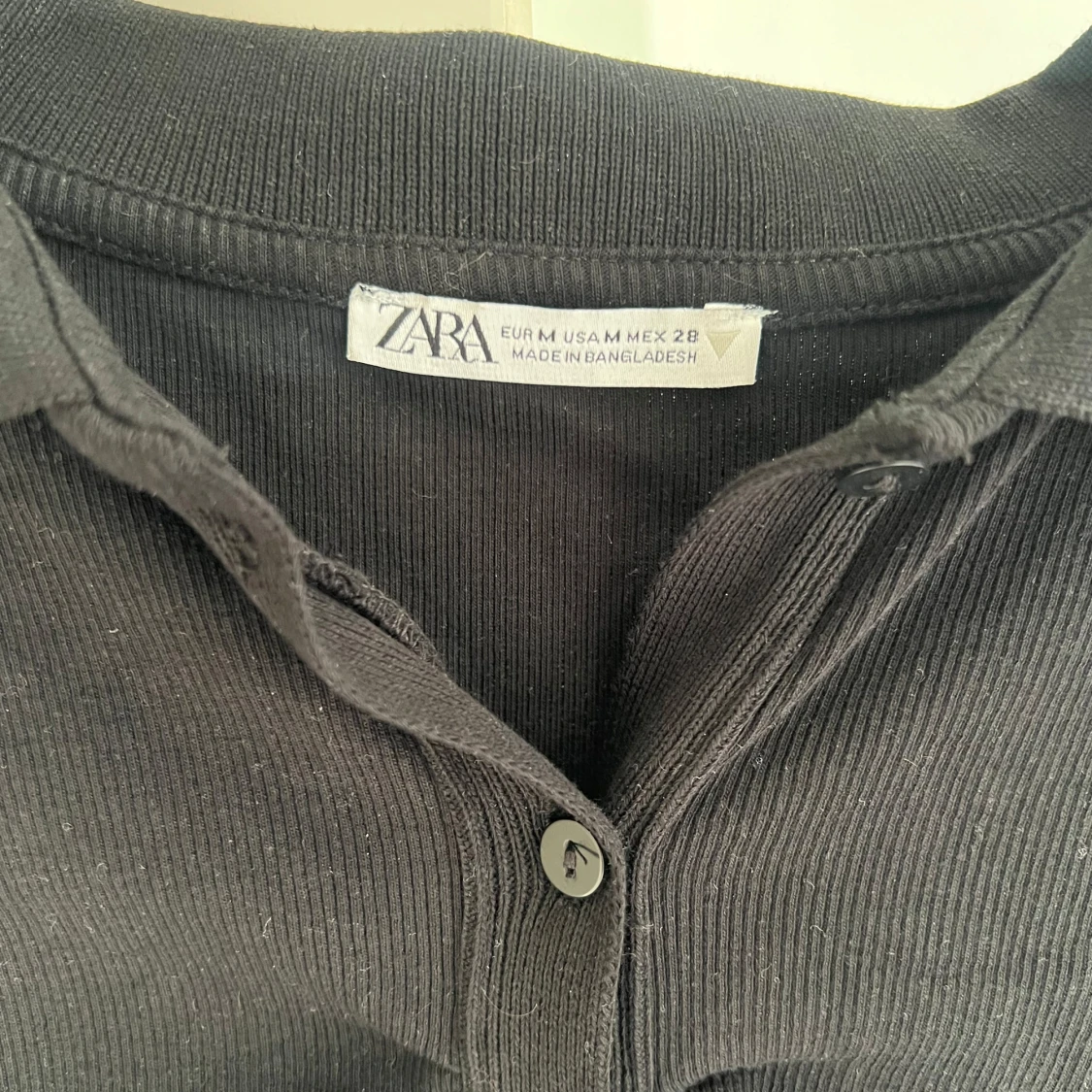 Svart ribbad tröja från Zara - 90