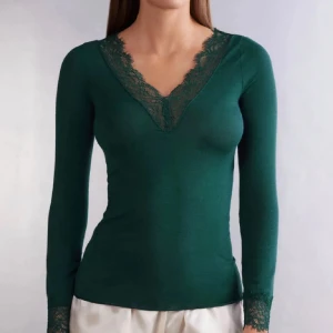 Intimissimi tröja - Kommer tyvärr inte till någon användning. Den är i bra skick