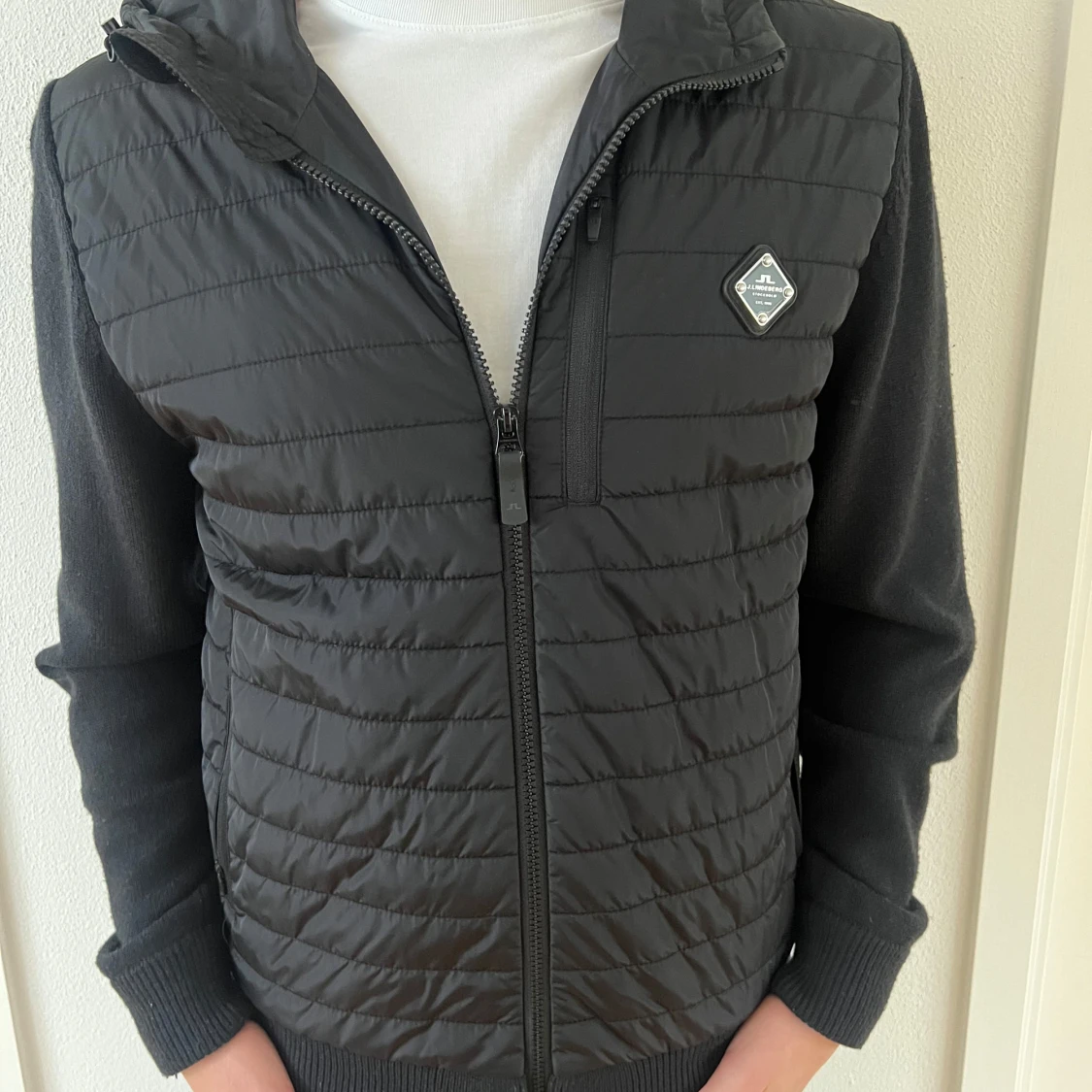 Svart quiltad jacka från J.Lindeberg