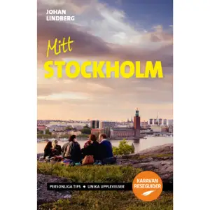 Annorlunda och lockande guide till Stockholm Stockholm är staden som hittar en plats i allas hjärta, där gammalt möter nytt, sött möter salt. Här finns något för alla smaker!I denna uppdaterade utgåva av Mitt Stockholm delar Johan Lindberg med sig av sina bästa tips i sin hemstad. Kända platser som Kungliga slottet, Östermalms saluhall och Stadshuset samsas med gömda pärlor som kolonilotterna i Tantolunden, seriebutiken i Gamla stan och ett minimalt fik med fantastiska mackor. I boken finns också förslag på utflykter, bland annat i skärgården. Allt för att ge ett så komplett och unikt Stockholmsbesök som det bara går. Mitt Stockholm är dessutom fylld till brädden av färgfoton och praktiska kartor som ger en personlig och levande bild av staden. Johan Lindberg är journalist på Svenska Dagbladet och driver den populär bloggen Mitt Stockholm, som skildrar huvudstaden förr och nu. Mitt Stockholm ingår i serien Karavan reseguider. »Såväl det nyaste museet som den äldsta krogen, de stora turistmålen som de udda caféerna finns med.« BTJ »Varje stadsdel blir så spännande i den här boken så jag skulle kunna tänka mig en liten minisemester i varje.« Borås Bibliotek    Format Danskt band   Omfång 215 sidor   Språk Svenska   Förlag Karavan Förlag   Utgivningsdatum 2023-02-01   ISBN 9789188709400  