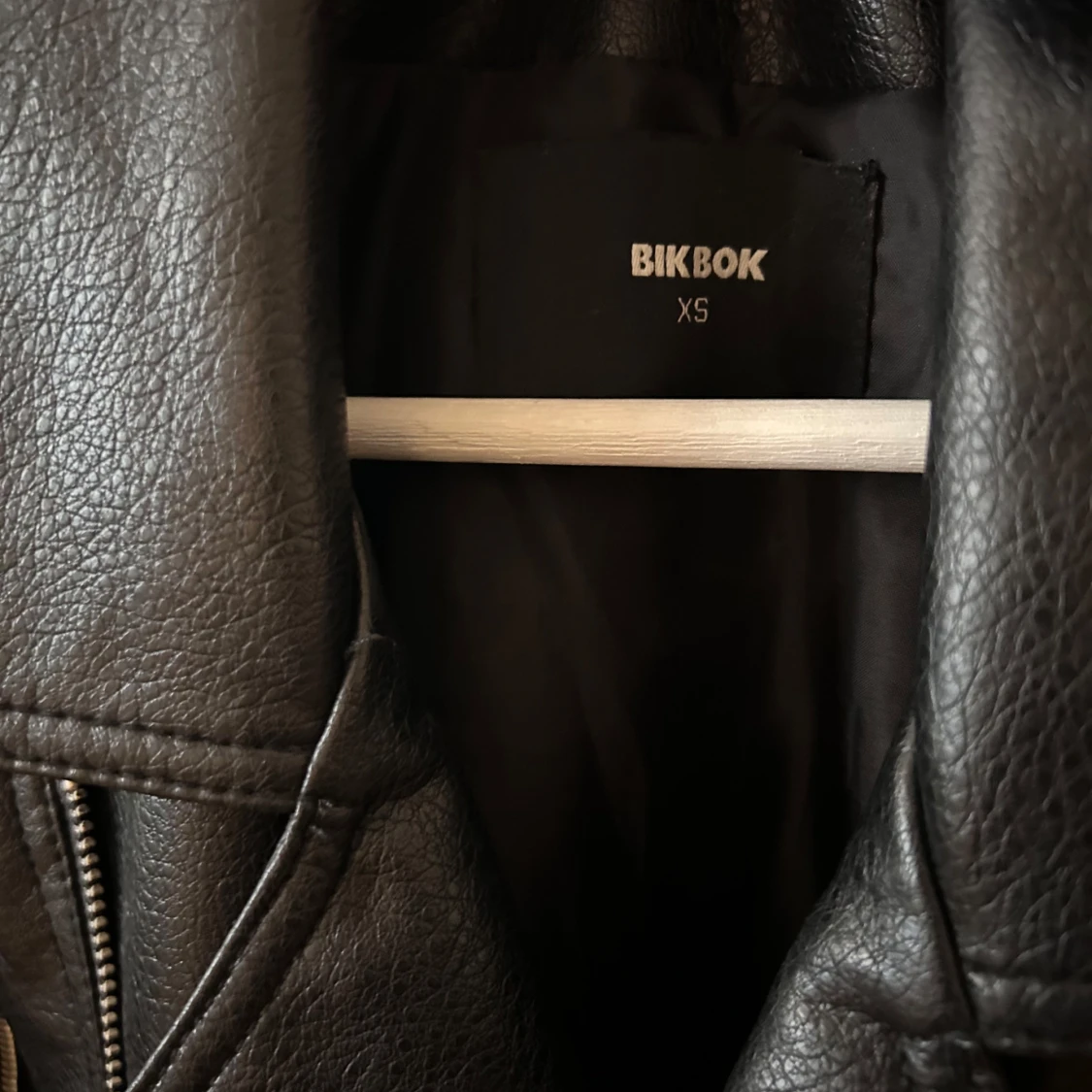 Svart skinnjacka - 93