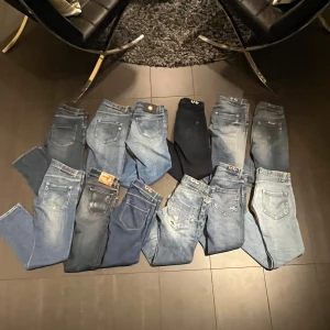 Dondup och Jacob Cohen jeans  - ALLA dessa jeansen är uppe på profilen. Vid frågor skriv på det paret ni är intresserade av!⚜️🙌