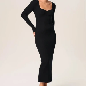 Svart klänning🖤 - Otrolig klänning!!😍sitter fint och har bra passform