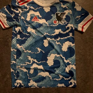 2st fotbollströjor - Två till salu.