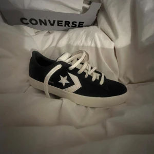 Converse sneakers i marinblått - Aldrig använda 
