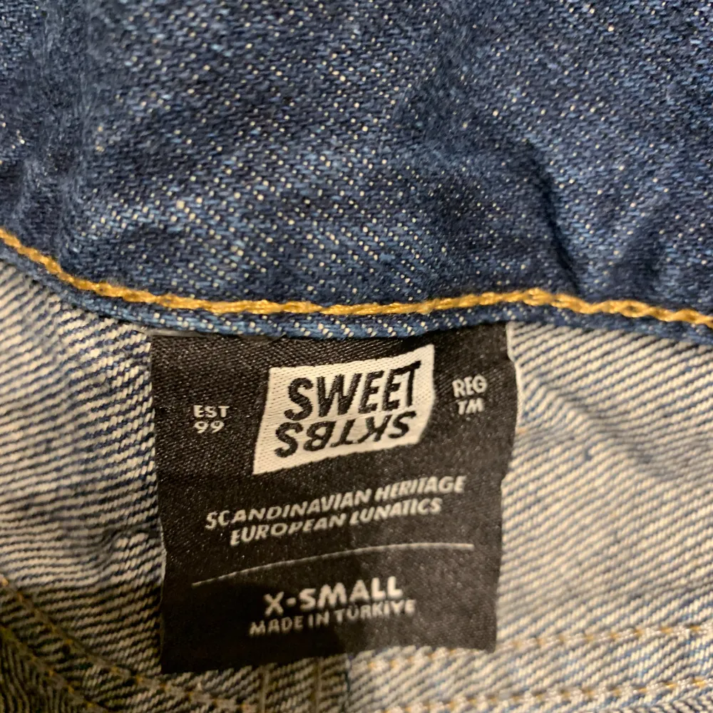 Sweet skate byxor 👖 👖🟦 Storlek X small Hell nya Har använts några gånger 🟦🔷🔹. Jeans & Byxor.