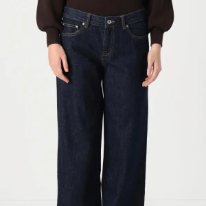 Lågmidjade vida jeans - Lågmidjade vida jeans från GinaTricot. Använt skicka, lite slitna nertill men inget som märks mycket. Strl 36