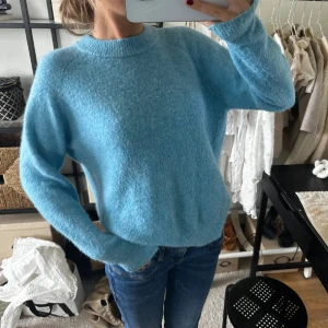 Stickad tröja  - Säljer denna så fina stickade tröjan från zara🧚‍♀️🧚‍♀️