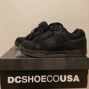 DC shoes stag, eu 42.5 - DC shoes stag, köpt dem för två månader sen, som nya, köpt från officiellt DC hemsida.