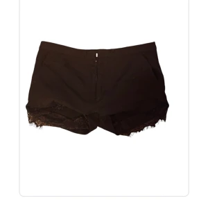 Svarta konstym/spets shorts - Knappt använda Lågmidjade, mjuk material  Skriv för mått💕