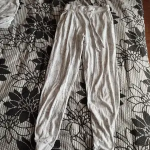 Gulligt pajamas set med björn mönster 💕