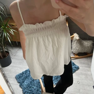 Topp - Aldrig använd, säljs inte längre nypris - 279