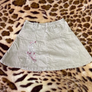 Mini skirt - Helt ny mini skirt, för barn! 