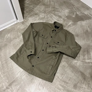 Hollister Overshirt - Selling a hollister overjacket   Jacket is in great condition  If intrested message me!