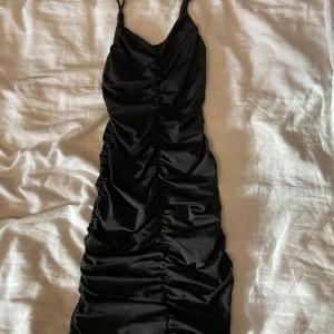 Klänning  - Jätte fin😍😍 Typ aldrig använda 