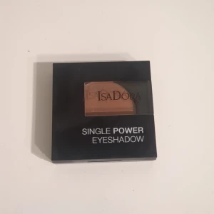 Singel Powder Eyeshadow/ Ögonskugga  - Aldrig använd. Gillar inte färgen. Inte min smak