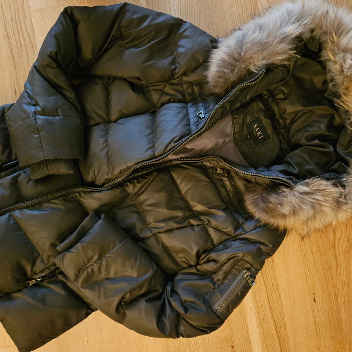 Svart pufferjacka från Saki - 90