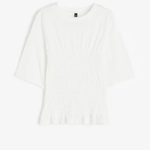 Vit smockad tröja HM - Superfin, bra skick. Skriv privat för egna bilder eller eventuella frågor. Passar allt från xs-m. 