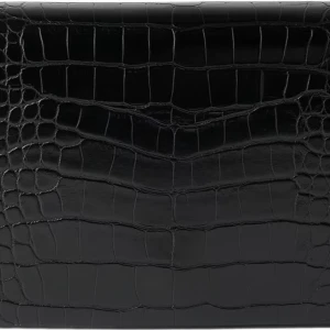 Svart axelväska med krokodilmönster - Snygg svart axelväska i skinn med krokodilmönster. Använd en gång. Säljes för 300kr