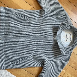 Brixtol textiles fleece - Säljer nu denna fina jacka/fleece från brixtol textiles. Endast använd ett fåtal gånger, inga skador eller defekter. Skriv vid minsta intresse!