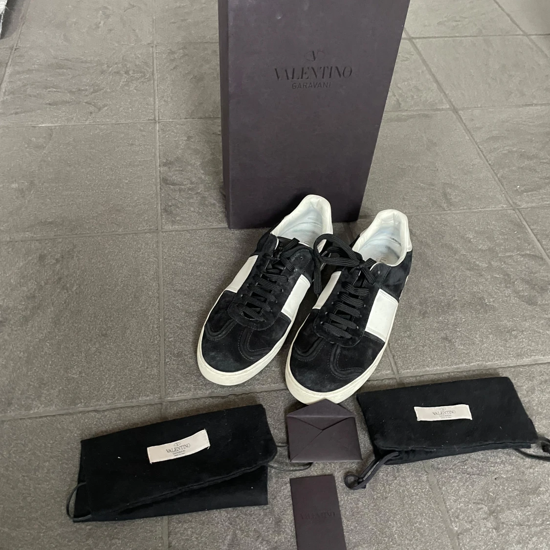 Valentino flycrews⚫️