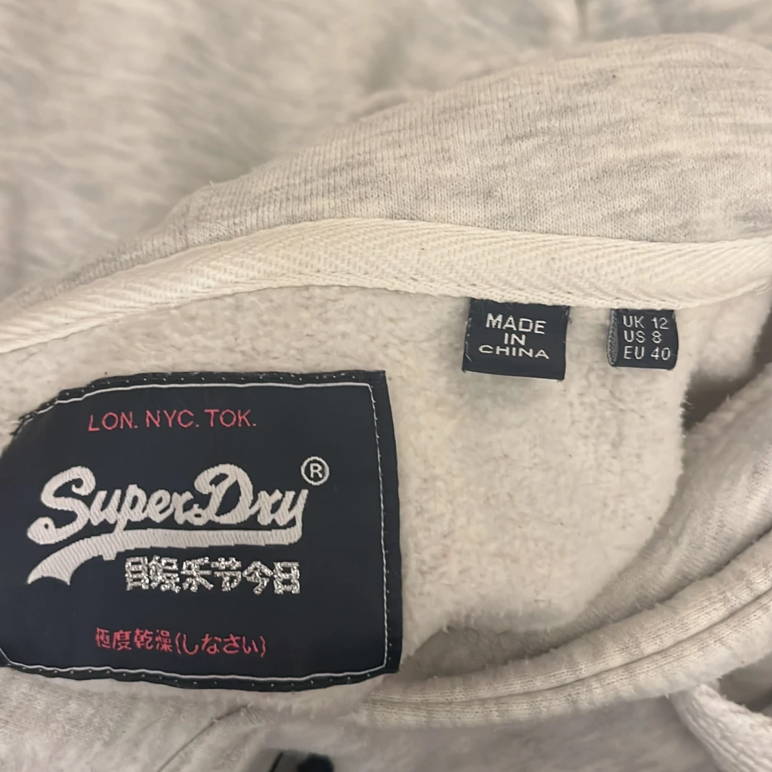 Grå hoodie från Superdry - 91
