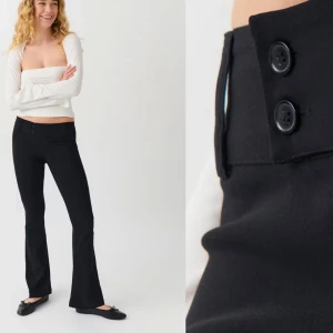 low rise bootcut trousers - Lågmidjade kostymbyxor från Ginatricot💕 skickar fler bilder vid intresse!