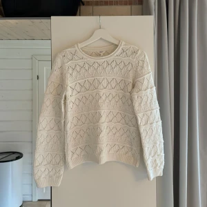 Stickad tröja - Väldigt fin stickad tröja från object. Aldrig använd och väldigt bra skick.🥰