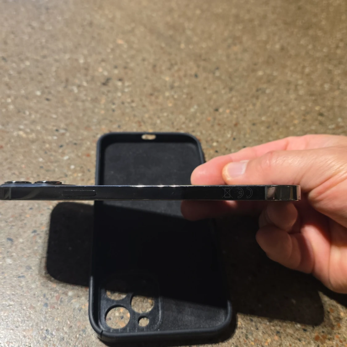 Svart iPhone med skal - 92