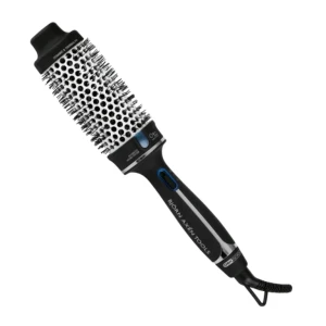 Björn axens värmeborste  - Säljer min värmeborste från björnaxen som knappt har kommit till användning men den är väldigt bra och har haft den i ca 2 månader💗