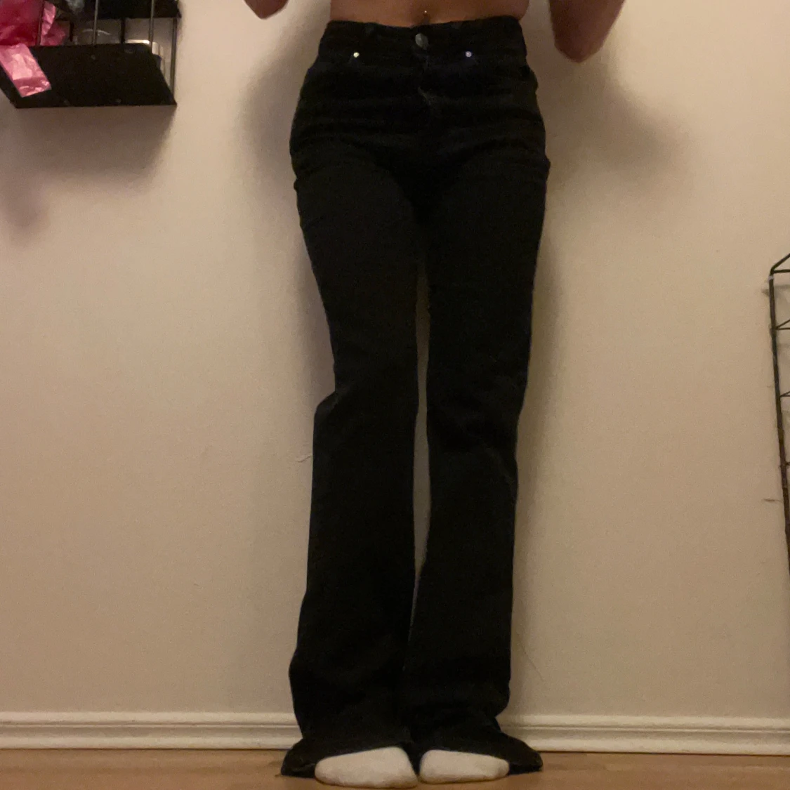 Svarta högmidjade jeans