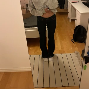 Lågmidjade jeans  - Mörkblå lågmidjade jeans