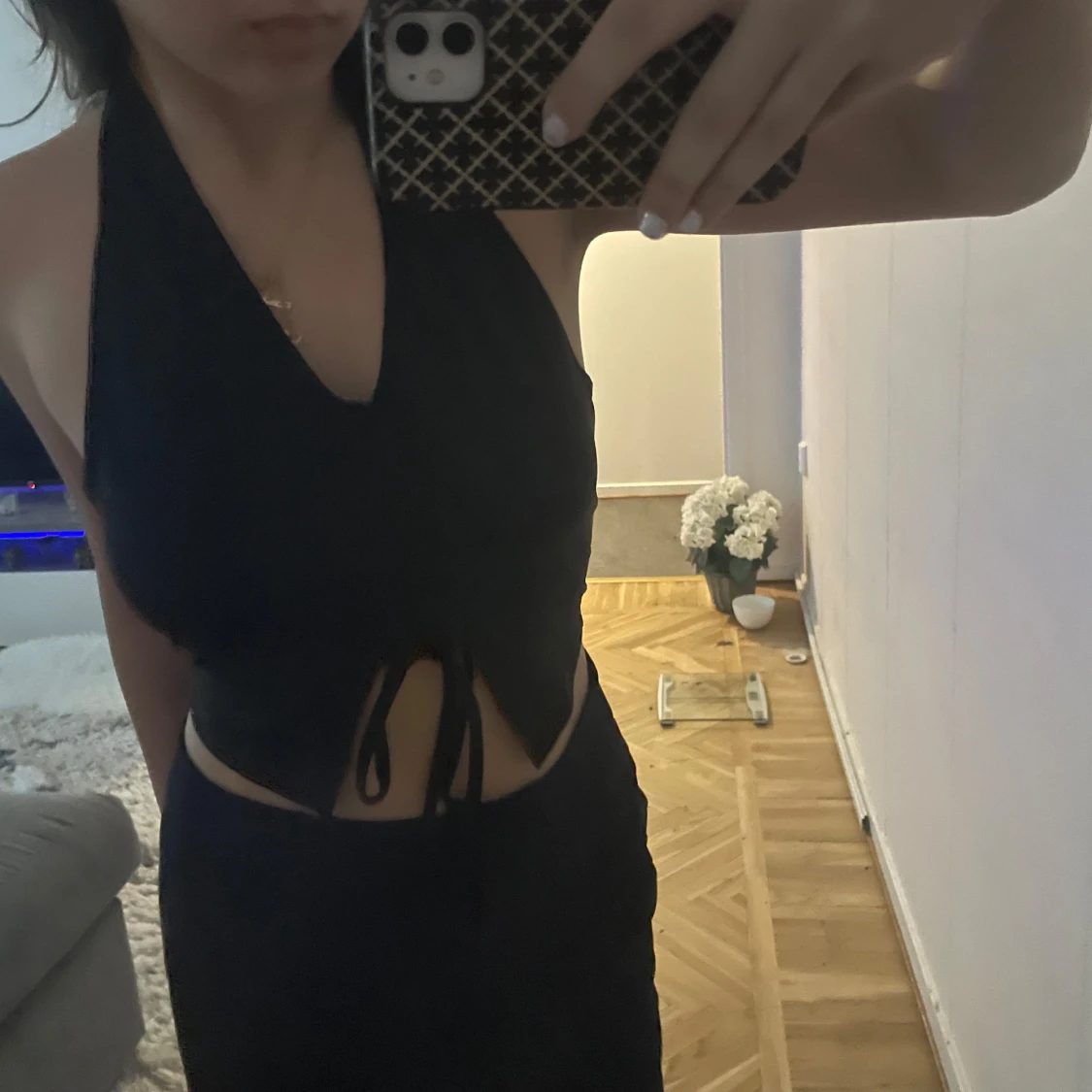 Svart halterneck topp med knytning - 90