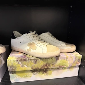 The gallerist skor  - Helt oandvända. Box medföljer. Storlek 42. 