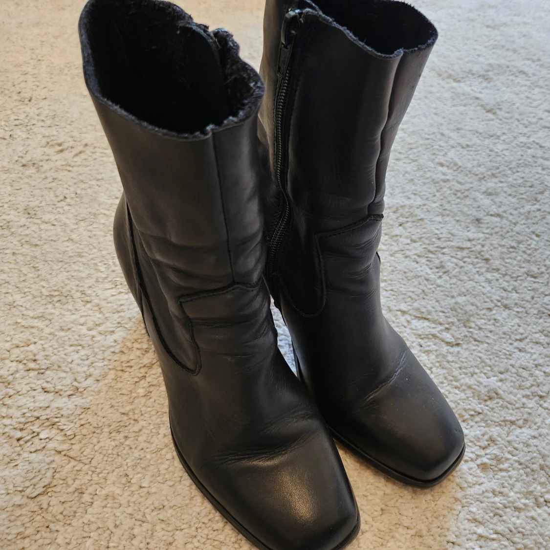 KIOMI Svarta stövletter med klack - 91