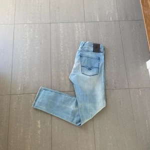 Replay Anbass Jeans  - Säljer nu dessa replay anbass jeans, skriv för fler bilder/frågor🙌🏼