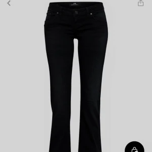 Svarta ltb jeans  - Svarta ltb jeans i storlek 25/30💕Lågmidjade, modell Valerie! Köpta för 800kr. 