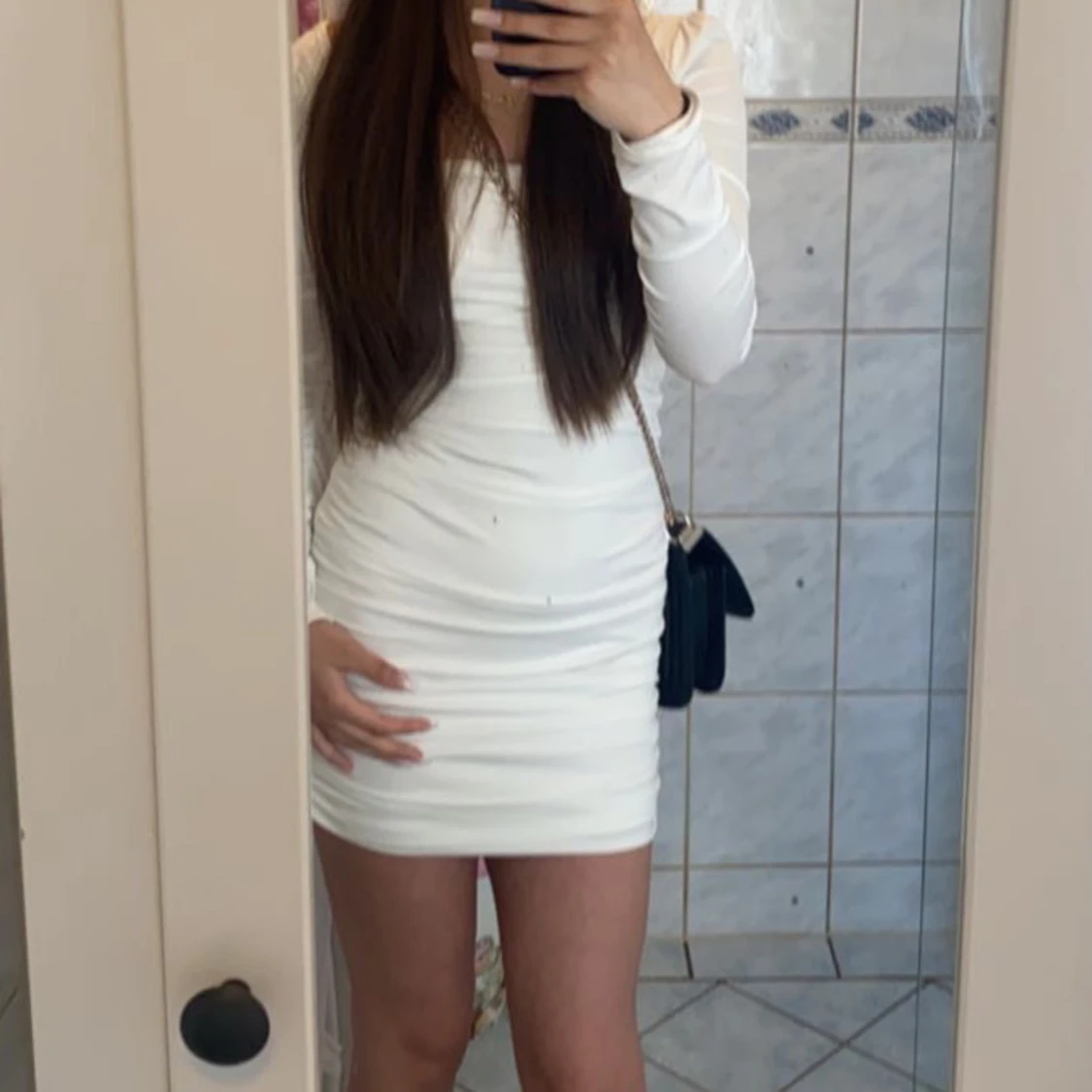 Vit kortklänning med öppen rygg - 90