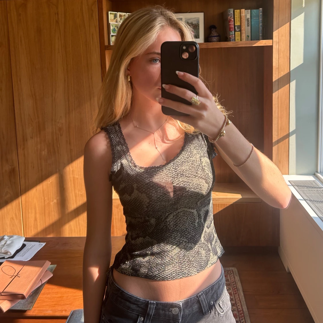 Ormmönstrad croppad topp - 90