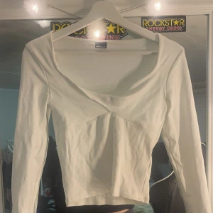 gina tricot långärmad topp - aldrig andvänd, storlek S