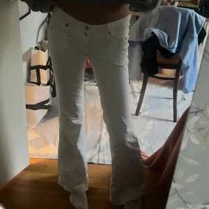 Coola vita pepe jeans - Säljer dessa skit coola och unika jeanssen från pepe jeans🤍