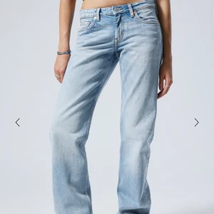 Arrow low jeans  - Jeans från weekday, fint skick! 