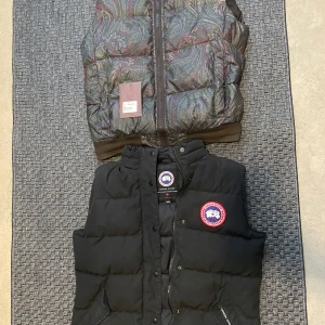etro väst och canadea goose västar! - säljer nu mina västar pågrund av kläd rensning  etro västens nypris var 9999  canada goosen 4000kr  säljer dom i befintligt skick 
