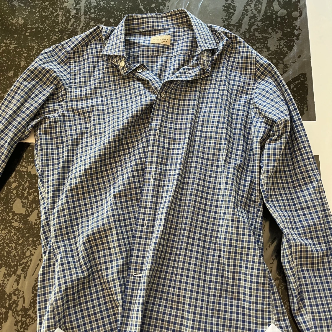 Ljusblå skjorta från Rose & Born