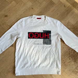 Hugo boss crewneck - Fräsch tröja använd fåtal gånger inga fläckar eller skador!