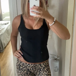 linne  - säljer detta linne från brandy Melville 