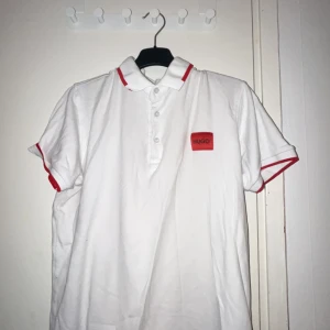 Hugo boss pike - LÄGG BUD Skick: 7.5/10 Nypris: 800kr~