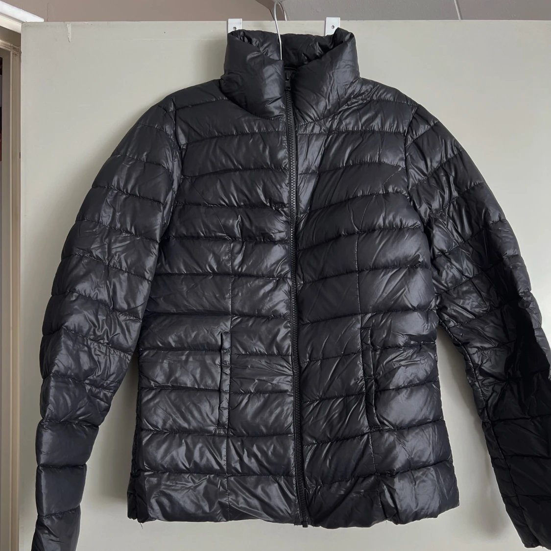 Svart pufferjacka från VILA