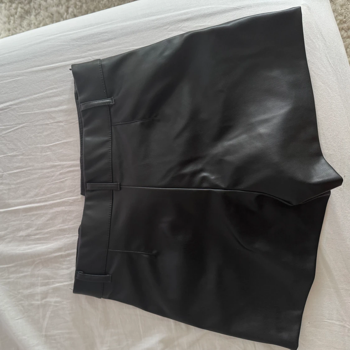 läder shorts!! - 90